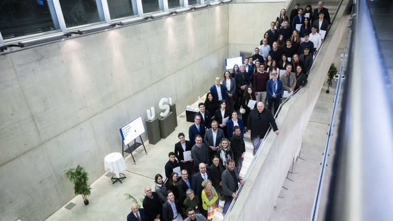 Consegnate le borse di studio e i premi offerti da enti della regione ai/alle migliori studenti/esse e neo-laureati/e dell'USI